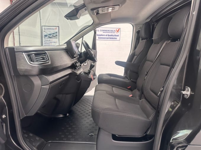 2025 Nissan Primastar
