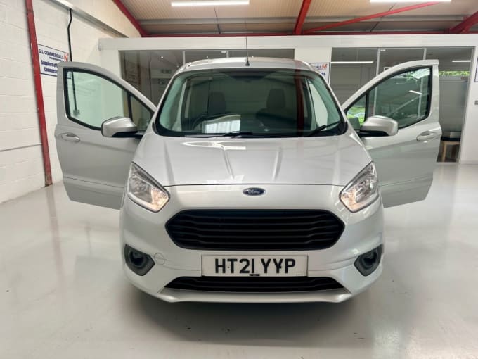 2025 Ford Transit Courier