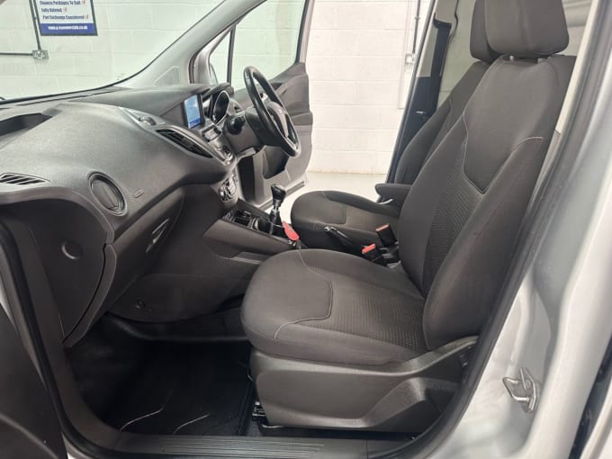 2025 Ford Transit Courier