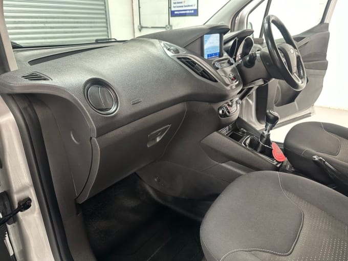2025 Ford Transit Courier