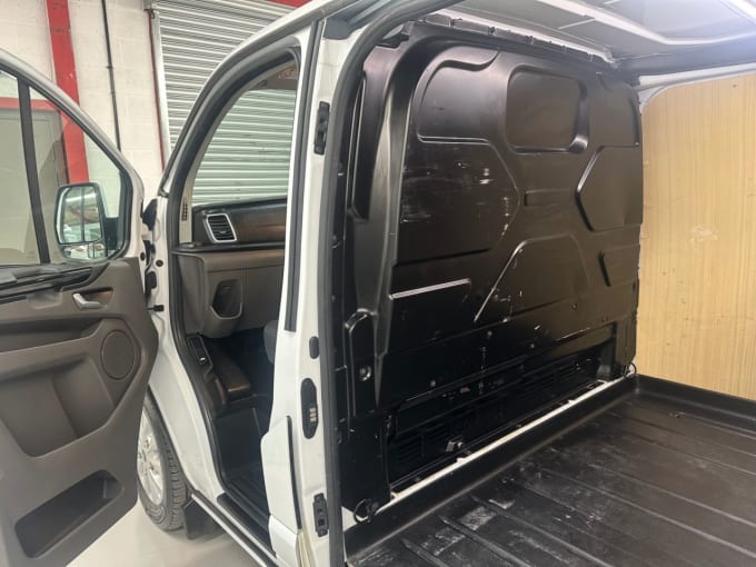 2025 Ford Transit Custom