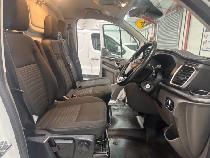 2025 Ford Transit Custom