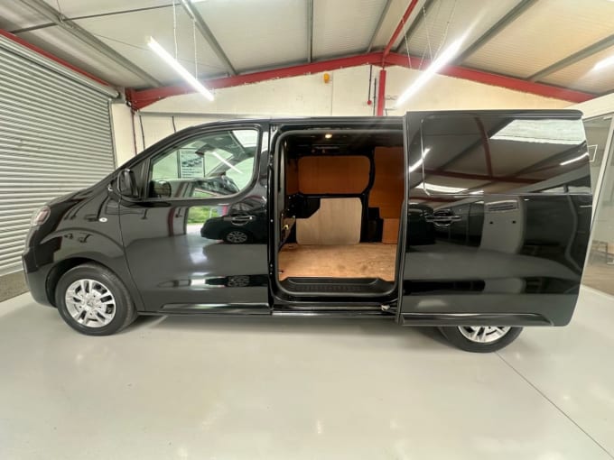 2025 Vauxhall Vivaro