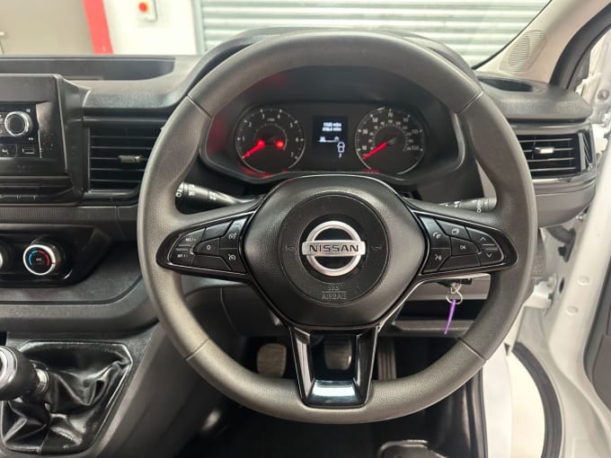 2025 Nissan Primastar