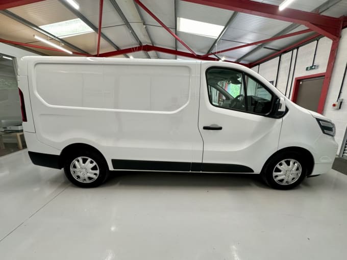 2025 Nissan Primastar