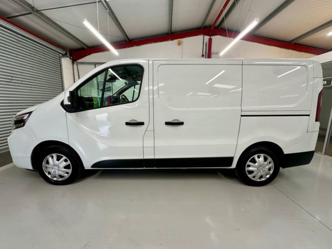 2025 Nissan Primastar