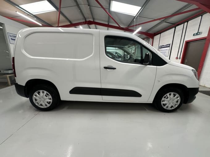 2025 Vauxhall Combo