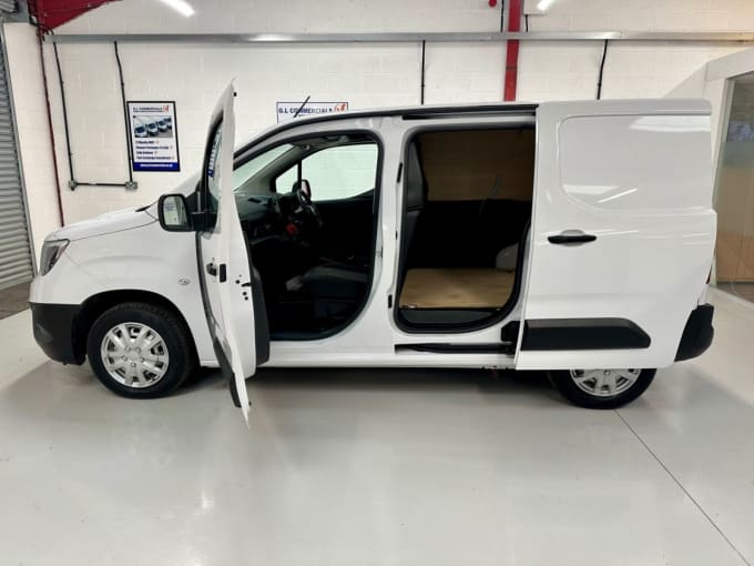 2025 Vauxhall Combo