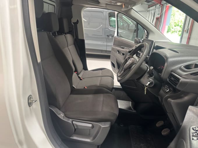 2025 Vauxhall Combo