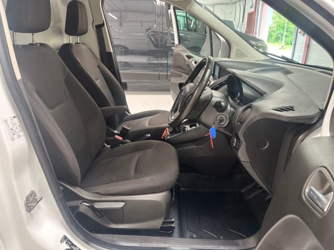 2025 Ford Transit Courier