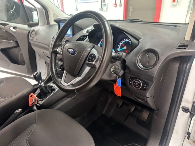 2025 Ford Transit Courier
