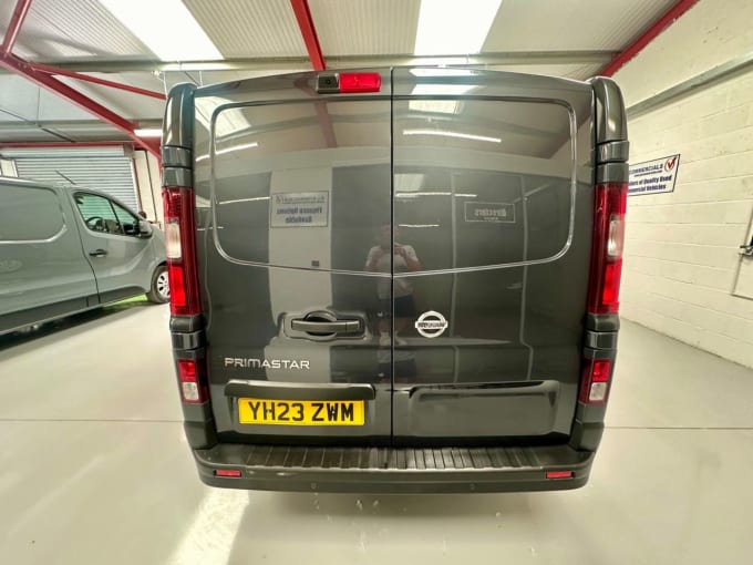 2025 Nissan Primastar