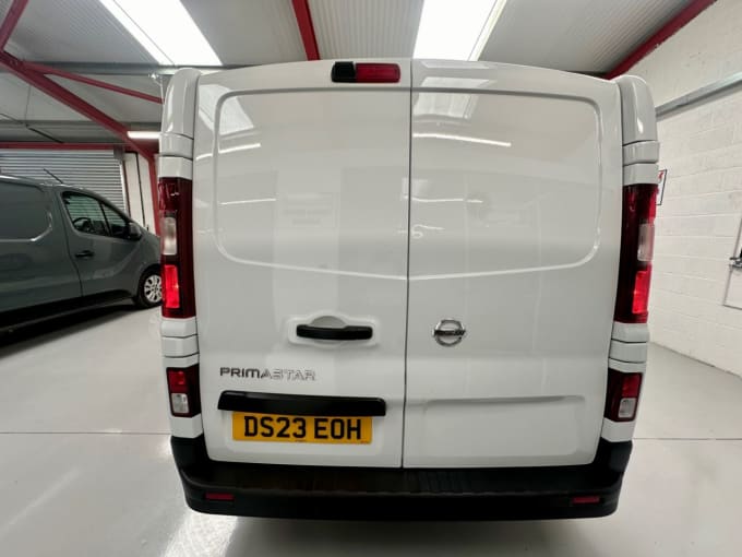 2025 Nissan Primastar