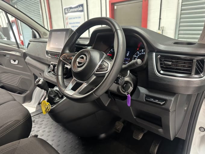 2025 Nissan Primastar