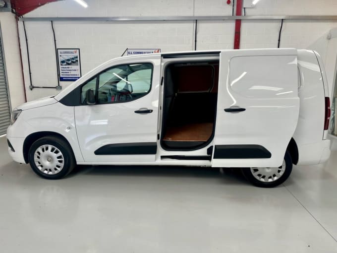 2025 Vauxhall Combo
