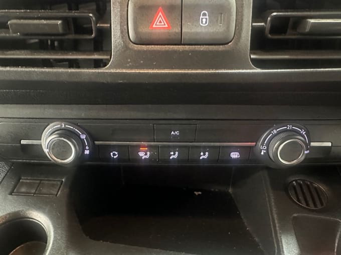 2025 Peugeot Partner