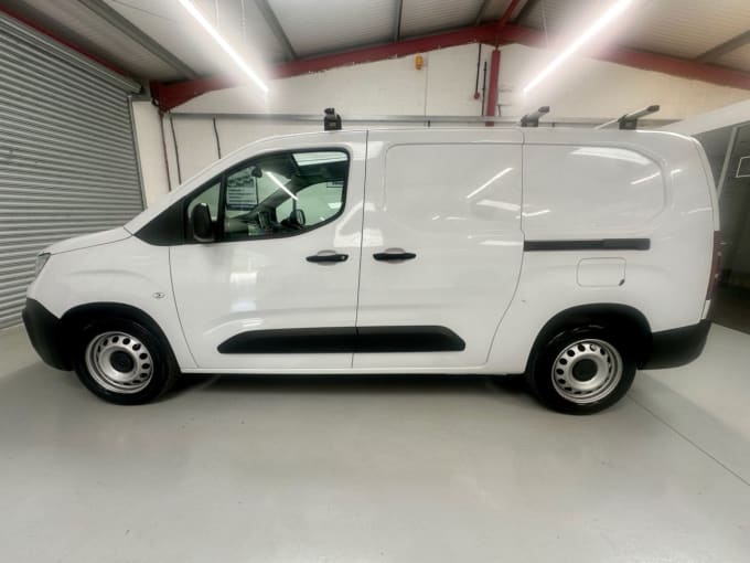 2025 Peugeot Partner