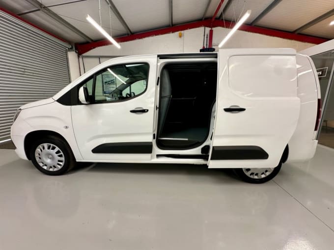 2025 Vauxhall Combo