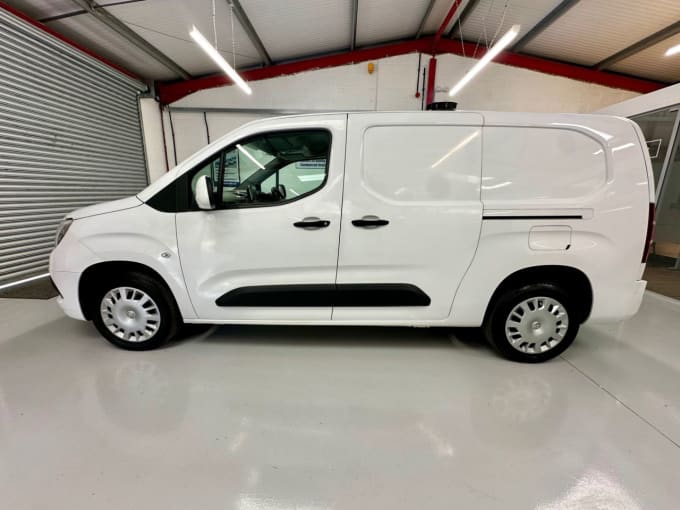 2025 Vauxhall Combo