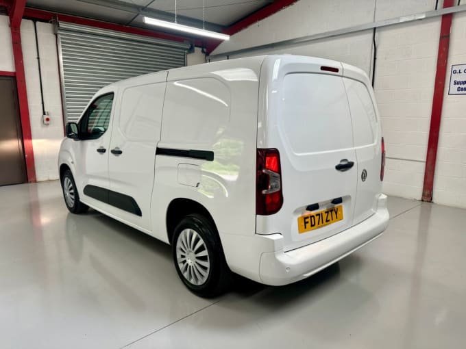 2025 Vauxhall Combo