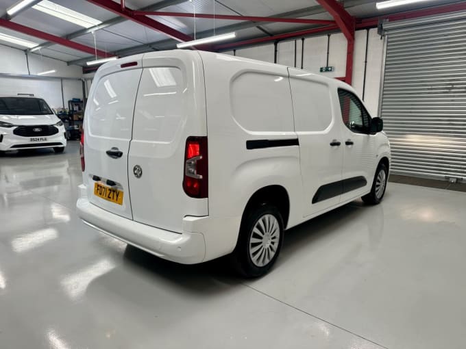 2025 Vauxhall Combo