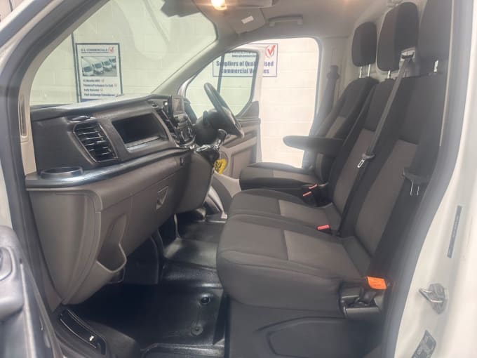 2025 Ford Transit Custom