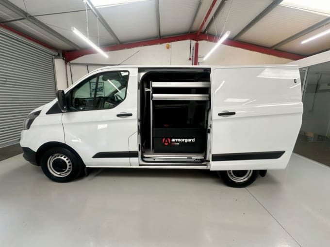 2025 Ford Transit Custom