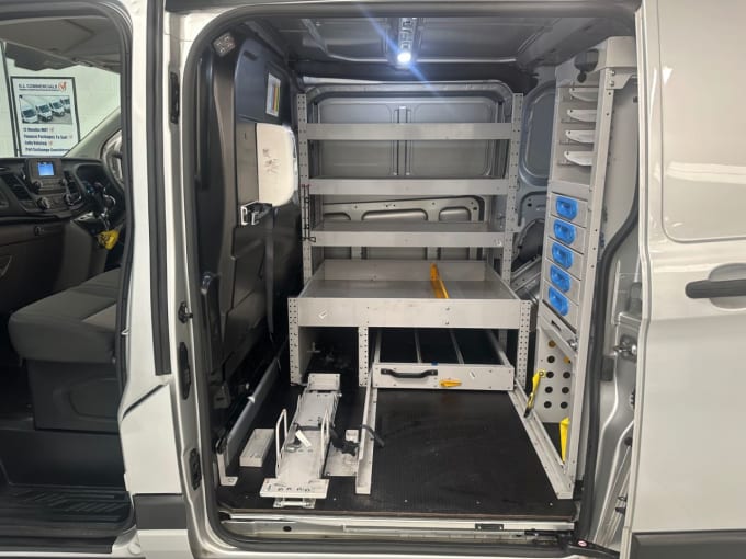 2025 Ford Transit Custom