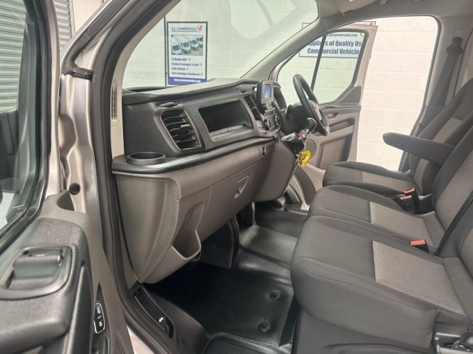 2025 Ford Transit Custom