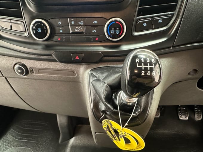 2025 Ford Transit Custom