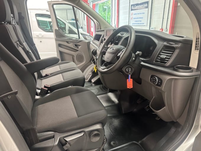 2025 Ford Transit Custom