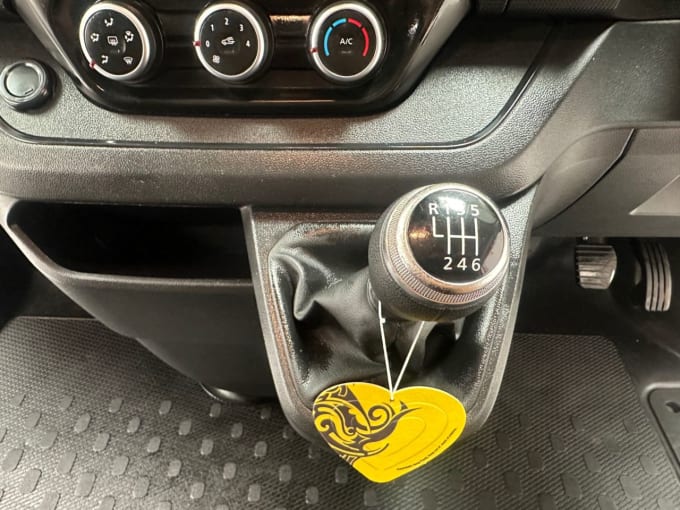 2025 Renault Trafic