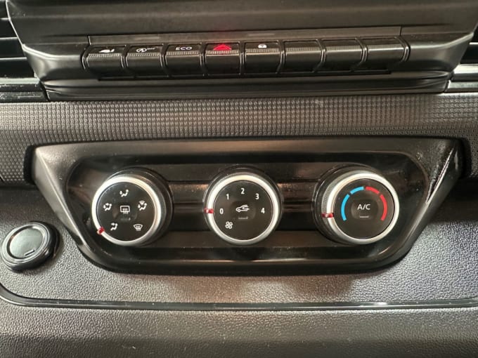 2025 Renault Trafic