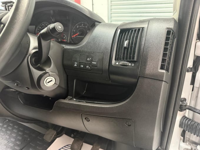 2025 Vauxhall Movano