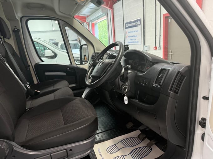 2025 Vauxhall Movano