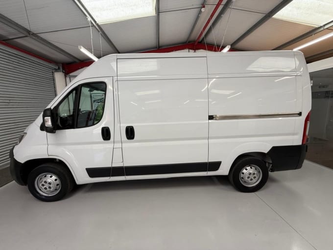 2025 Vauxhall Movano