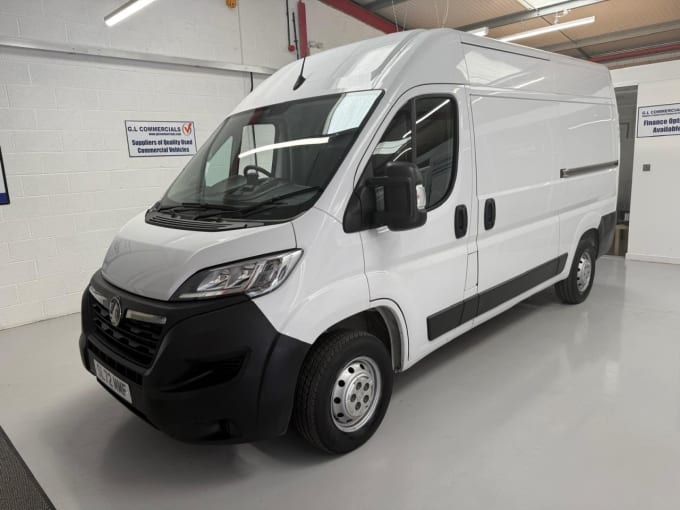 2025 Vauxhall Movano