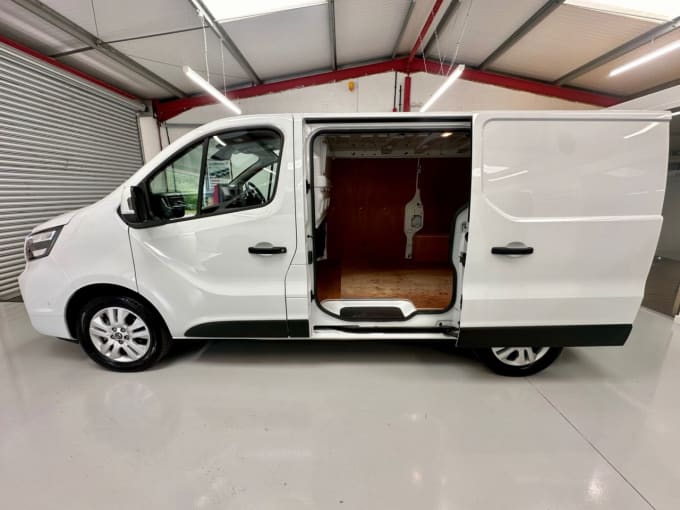 2025 Nissan Primastar