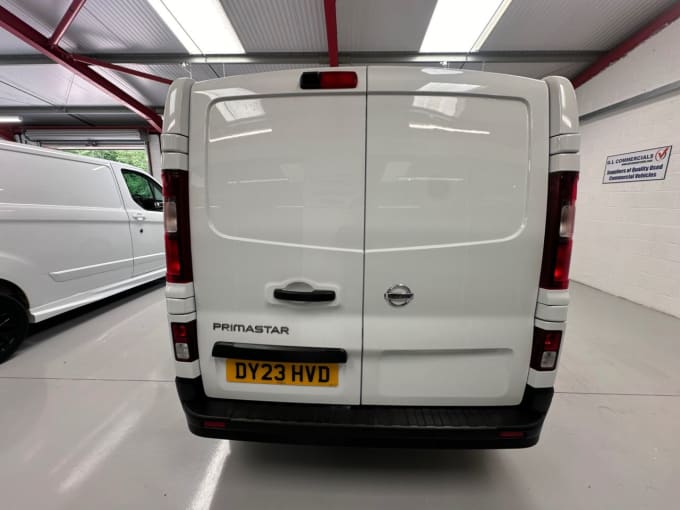 2025 Nissan Primastar