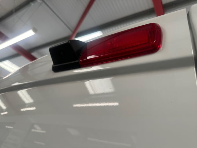 2025 Nissan Primastar