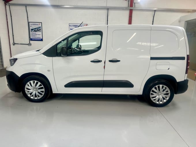 2025 Peugeot Partner