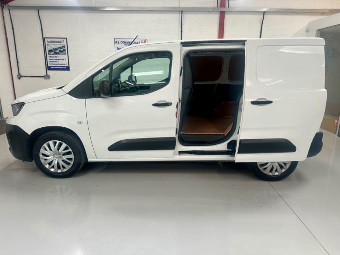2025 Peugeot Partner