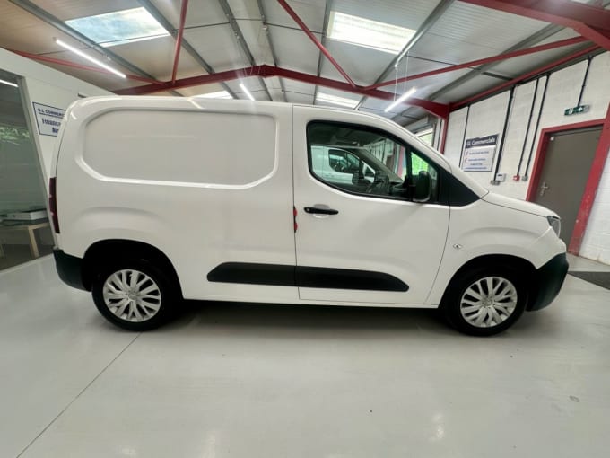 2025 Peugeot Partner