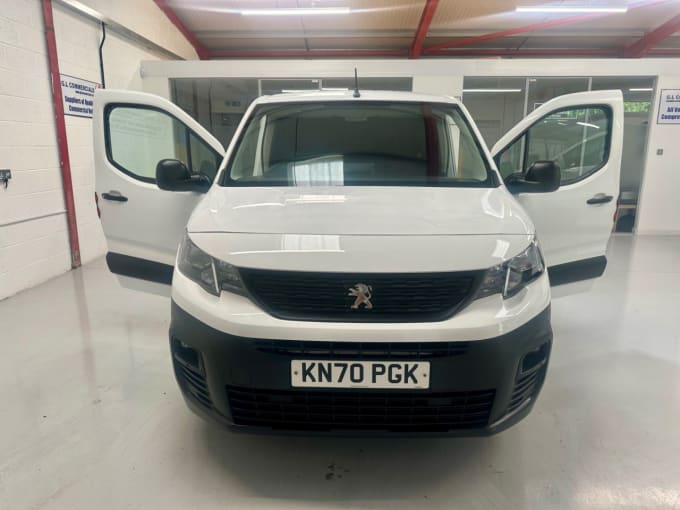 2025 Peugeot Partner