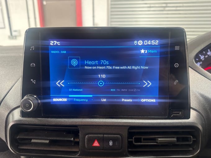 2025 Peugeot Partner