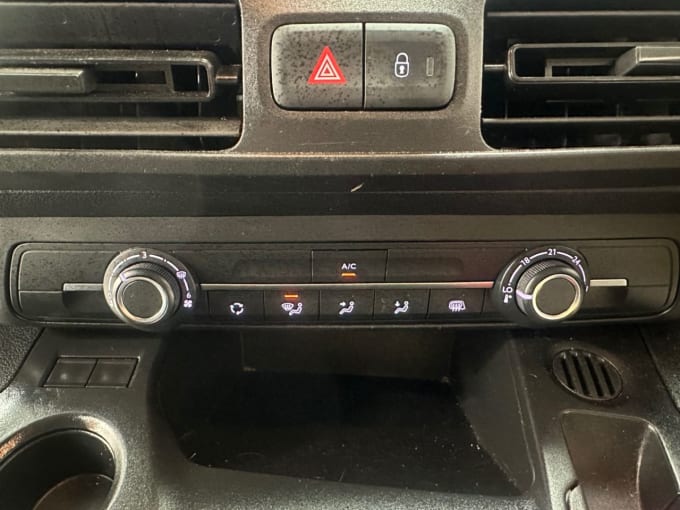 2025 Peugeot Partner