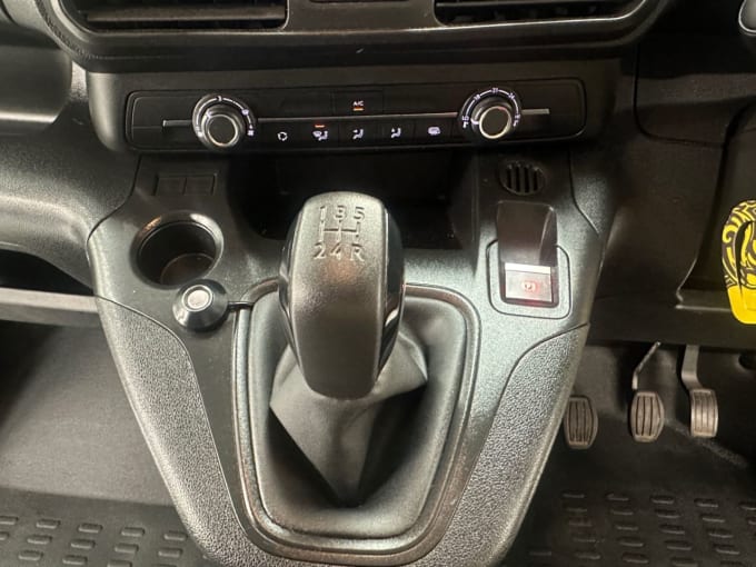 2025 Peugeot Partner