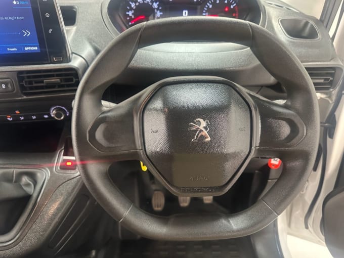 2025 Peugeot Partner