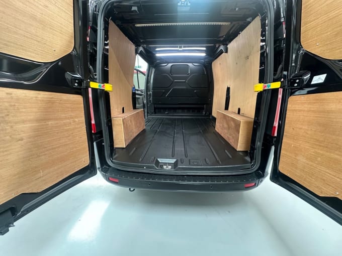 2025 Ford Transit Custom