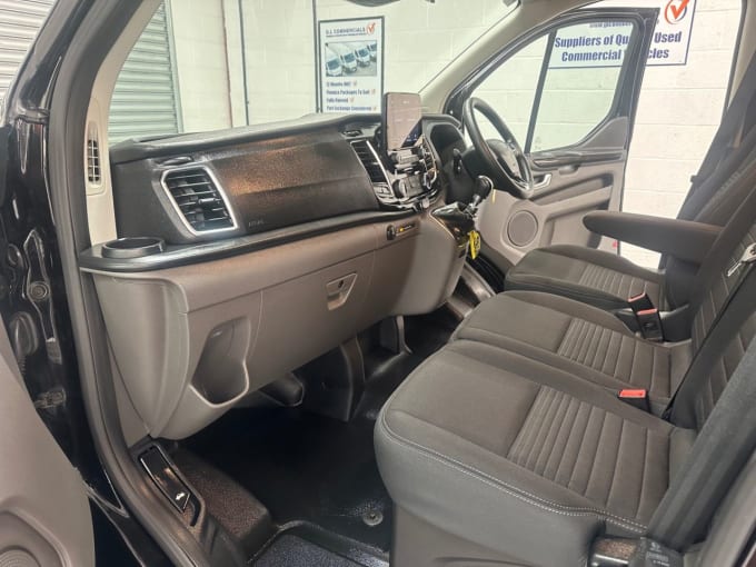 2025 Ford Transit Custom